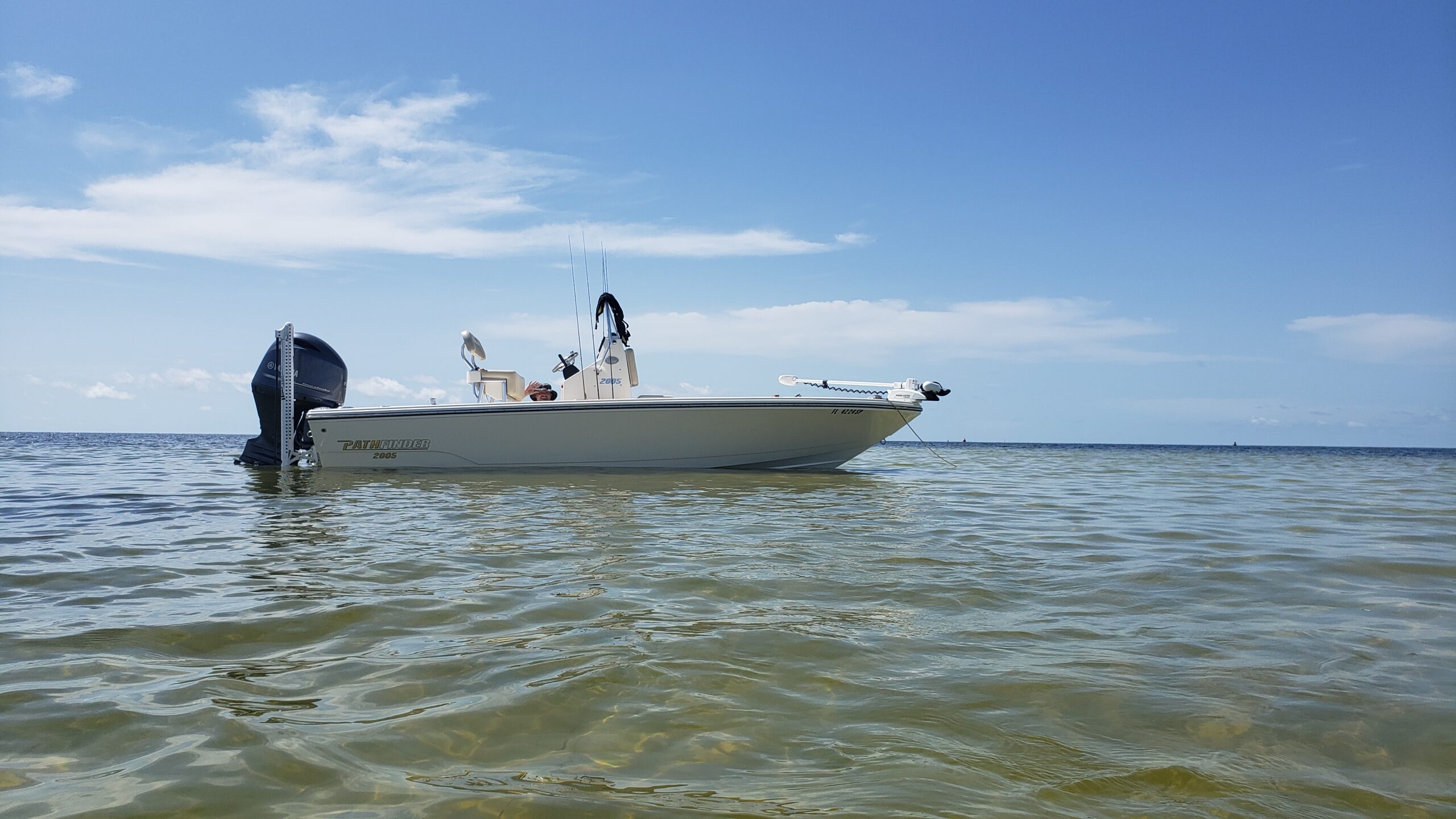 Pathfinder 2005 bay boat from water