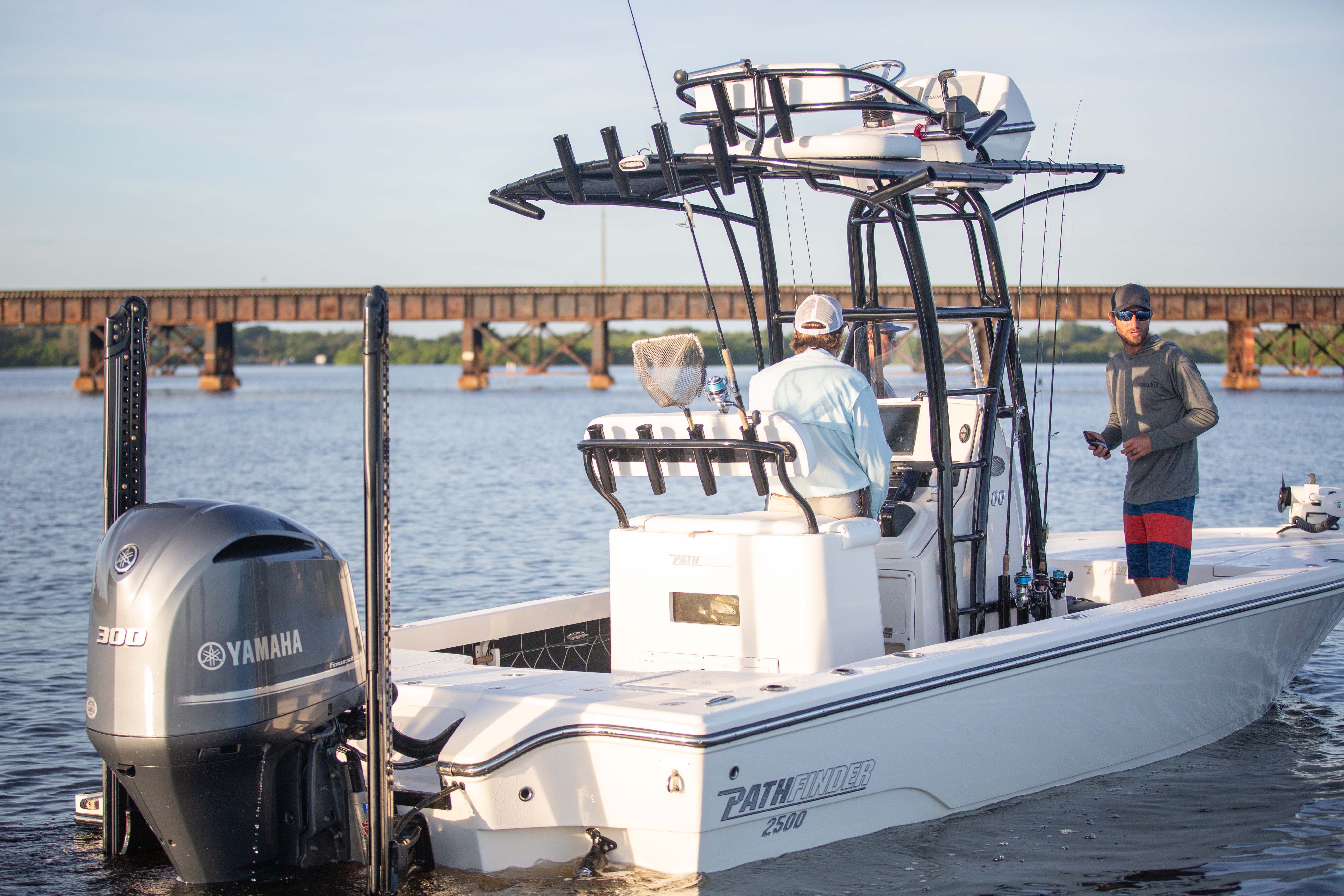 2024 Pathfinder 2500 Hybrid Pathfinder Boats